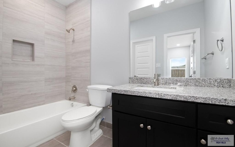 2228 N VALLEY CIRCLE unit: A, LA FERIA, TX 78559, 3 Habitaciones Habitaciones , ,2 BañosBaños,Residential Multi Family,En Venta,2228 N VALLEY CIRCLE unit: A,0,29765683