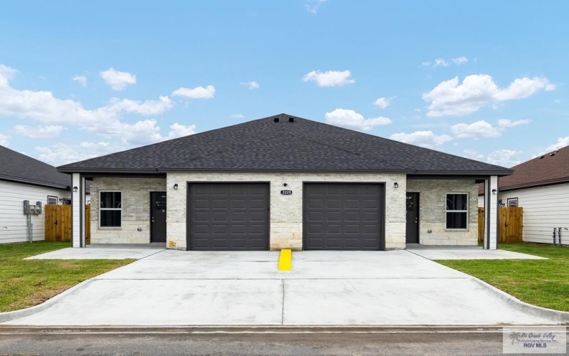 2228 N VALLEY CIRCLE unit: A, LA FERIA, TX 78559, 3 Habitaciones Habitaciones , ,2 BañosBaños,Residential Multi Family,En Venta,2228 N VALLEY CIRCLE unit: A,0,29765683