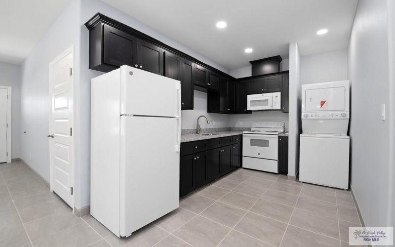 2328 N VALLEY CIRCLE unit: B, LA FERIA, TX 78559, 3 Habitaciones Habitaciones , ,2 BañosBaños,Residential Multi Family,En Venta,2328 N VALLEY CIRCLE unit: B,0,29765689