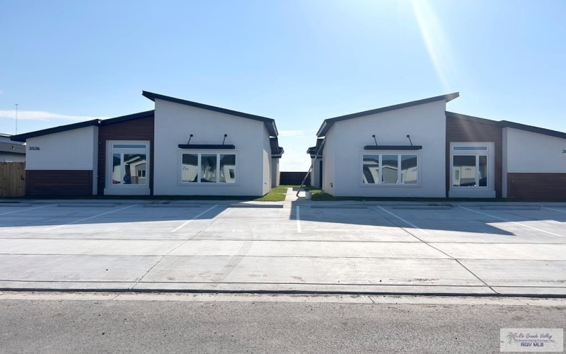 3536 HIDALGO CIR, BROWNSVILLE, TX 78520, 2 Bedrooms Bedrooms, ,2 BathroomsBathrooms,Residential Multi Family,For Sale,3536 HIDALGO CIR,0,29770264