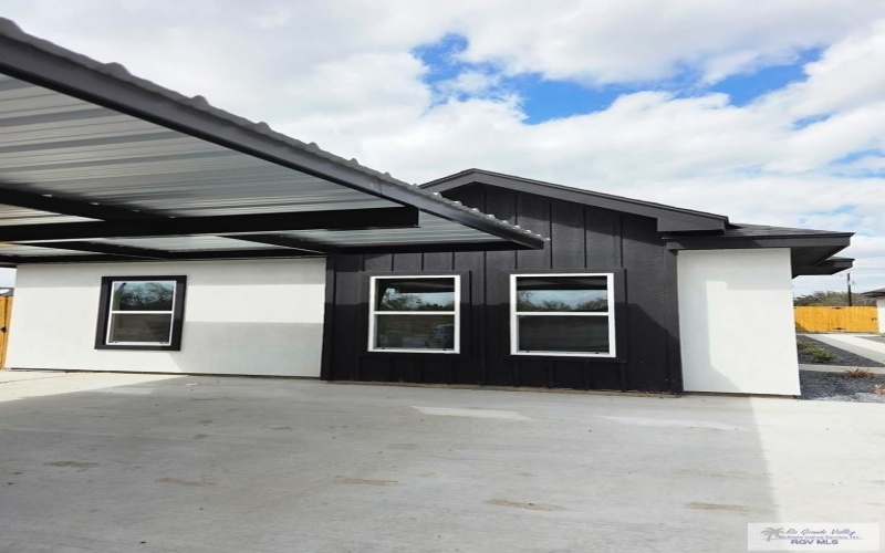 203 ROYAL PALM DR unit: B, MERCEDES, TX 78570, 3 Habitaciones Habitaciones , ,2 BañosBaños,Residential Multi Family,En Venta,203 ROYAL PALM DR unit: B,0,29772382