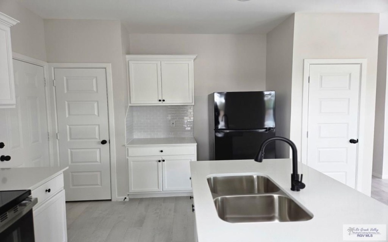 203 ROYAL PALM DR unit: B, MERCEDES, TX 78570, 3 Habitaciones Habitaciones , ,2 BañosBaños,Residential Multi Family,En Venta,203 ROYAL PALM DR unit: B,0,29772382