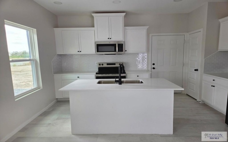 203 ROYAL PALM DR unit: B, MERCEDES, TX 78570, 3 Habitaciones Habitaciones , ,2 BañosBaños,Residential Multi Family,En Venta,203 ROYAL PALM DR unit: B,0,29772382