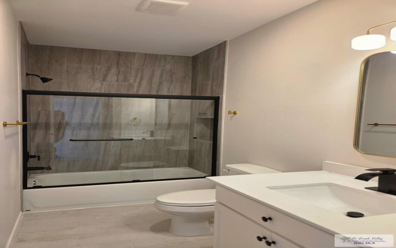 203 ROYAL PALM DR unit: B, MERCEDES, TX 78570, 3 Habitaciones Habitaciones , ,2 BañosBaños,Residential Multi Family,En Venta,203 ROYAL PALM DR unit: B,0,29772382