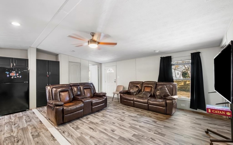 23307 Hickory Shadow, Elmendorf, TX 78112, 3 Bedrooms Bedrooms, ,2 BathroomsBathrooms,Residential,For Sale,23307 Hickory Shadow,0,122602