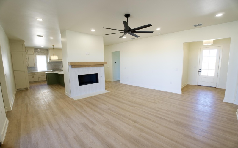 13806 Utica Avenue, Lubbock, TX 79424, 4 Bedrooms Bedrooms, ,3 BathroomsBathrooms,Residential,For Sale,13806 Utica Avenue,0,202602559