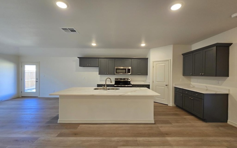 1333 Hogback Way, Midland, TX 79705, 3 Bedrooms Bedrooms, ,2 BathroomsBathrooms,Residential,For Sale,1333 Hogback Way,0,50087582