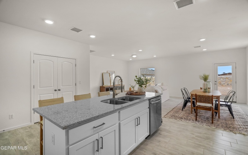 1205 Irish Summer Place, El Paso, TX 79928, 3 Bedrooms Bedrooms, ,1 BathroomBathrooms,Residential,For Sale,1205 Irish Summer Place,0,938971