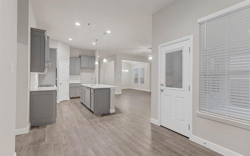 10432 SUNSET SHORE Drive, Grand Prairie, TX 76065, 4 Habitaciones Habitaciones , ,3 BañosBaños,Residential,En Venta,10432 SUNSET SHORE Drive,0,21190188