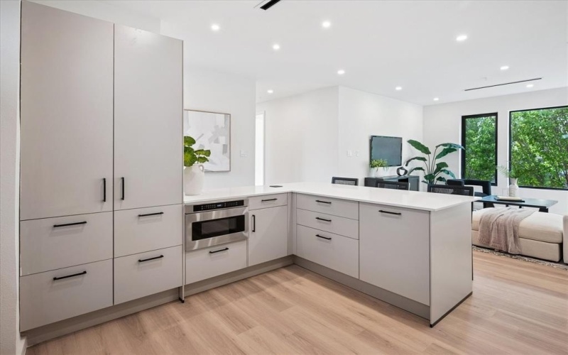 4534 Lake Avenue #102, Dallas, TX 75219, 3 Habitaciones Habitaciones , ,3 BañosBaños,Residential,En Venta,4534 Lake Avenue,0,21190864