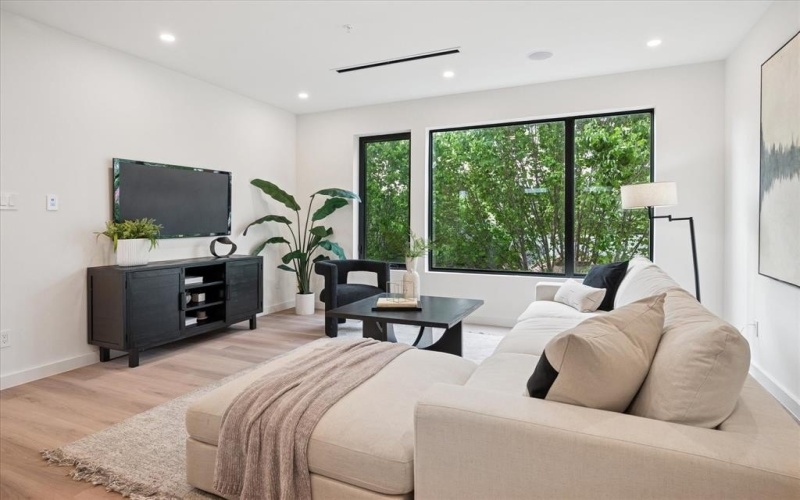 4534 Lake Avenue #102, Dallas, TX 75219, 3 Habitaciones Habitaciones , ,3 BañosBaños,Residential,En Venta,4534 Lake Avenue,0,21190864