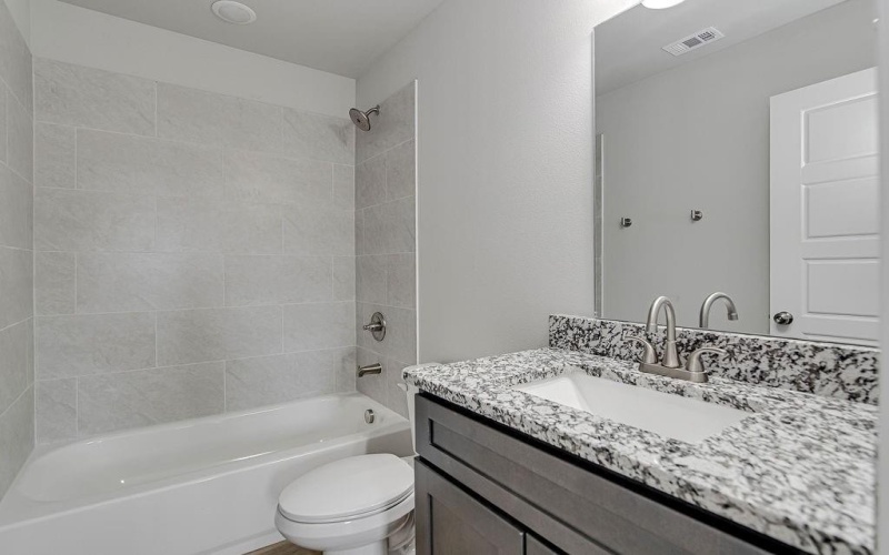 1136 E Broadway Avenue, Fort Worth, TX 76104, 6 Habitaciones Habitaciones , ,5 BañosBaños,Residential Multi Family,En Venta,1136 E Broadway Avenue,0,21191006