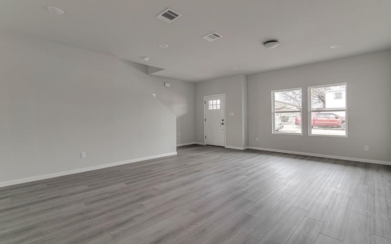 1136 E Broadway Avenue, Fort Worth, TX 76104, 6 Habitaciones Habitaciones , ,5 BañosBaños,Residential Multi Family,En Venta,1136 E Broadway Avenue,0,21191006