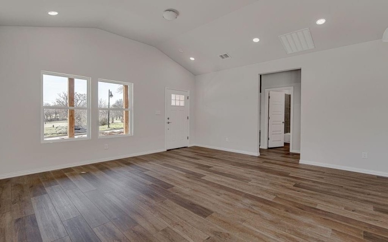 1649 E Terrell Avenue, Fort Worth, TX 76104, 3 Bedrooms Bedrooms, ,2 BathroomsBathrooms,Residential,For Sale,1649 E Terrell Avenue,0,21191012