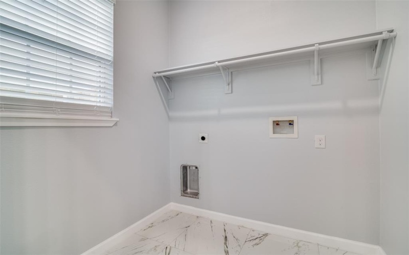 1321 Fletcher Street, Dallas, TX 75223, 4 Habitaciones Habitaciones , ,2 BañosBaños,Residential,En Venta,1321 Fletcher Street,0,21191034