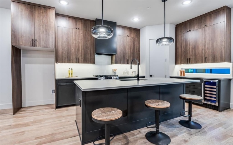 2906 Hawthorne Avenue #101, Dallas, TX 75219, 2 Bedrooms Bedrooms, ,2 BathroomsBathrooms,Residential,For Sale,2906 Hawthorne Avenue,0,21191266