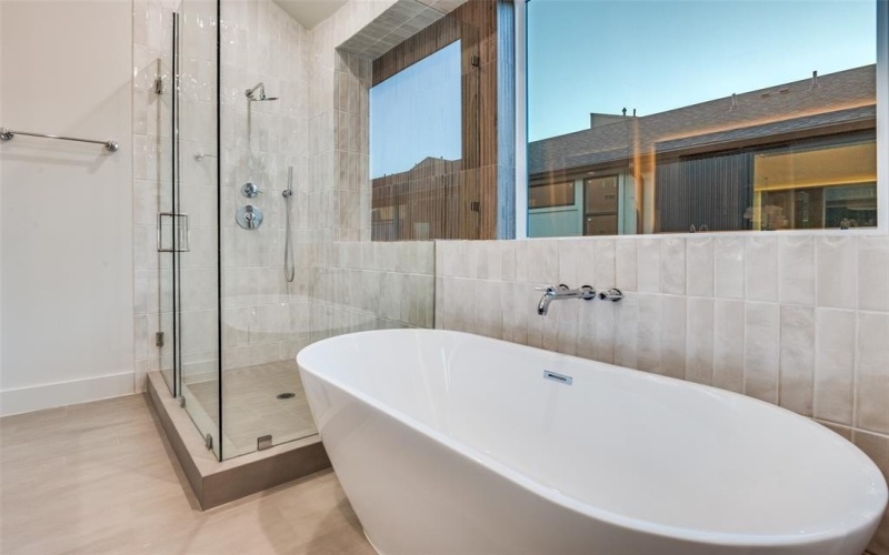 2906 Hawthorne Avenue #101, Dallas, TX 75219, 2 Bedrooms Bedrooms, ,2 BathroomsBathrooms,Residential,For Sale,2906 Hawthorne Avenue,0,21191266