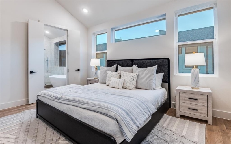 2900 Hawthorne Avenue #102, Dallas, TX 75219, 2 Habitaciones Habitaciones , ,2 BañosBaños,Residential,En Venta,2900 Hawthorne Avenue,0,21191272