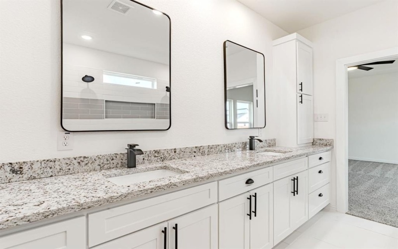 5420 Van Horn Drive, Granbury, TX 76048, 4 Bedrooms Bedrooms, ,2 BathroomsBathrooms,Residential,For Sale,5420 Van Horn Drive,0,21191301