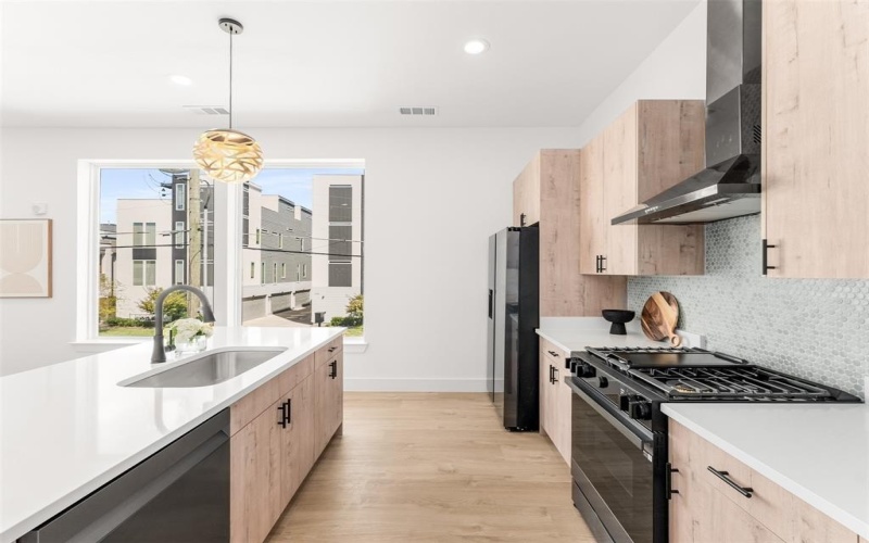 2015 N Prairie Avenue #102, Dallas, TX 75204, 2 Bedrooms Bedrooms, ,2 BathroomsBathrooms,Residential,For Sale,2015 N Prairie Avenue,0,21191514