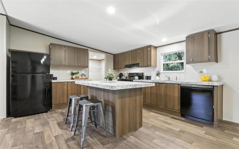 131 Kelly Court, Azle, TX 76020, 4 Bedrooms Bedrooms, ,2 BathroomsBathrooms,Residential,For Sale,131 Kelly Court,0,21191569