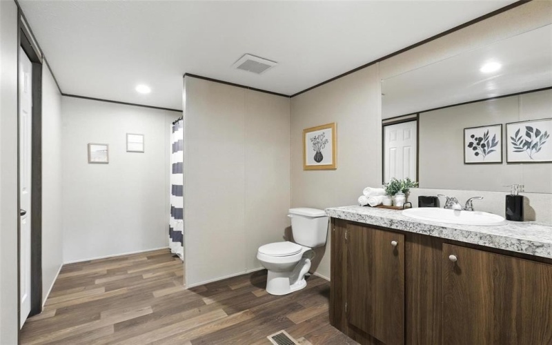 131 Kelly Court, Azle, TX 76020, 4 Bedrooms Bedrooms, ,2 BathroomsBathrooms,Residential,For Sale,131 Kelly Court,0,21191569