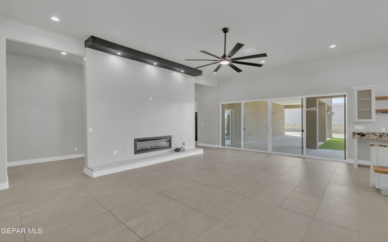 15031 HINOJOS Avenue, El Paso, TX 79938, 4 Habitaciones Habitaciones , ,3 BañosBaños,Residential,En Venta,15031 HINOJOS Avenue,0,939012