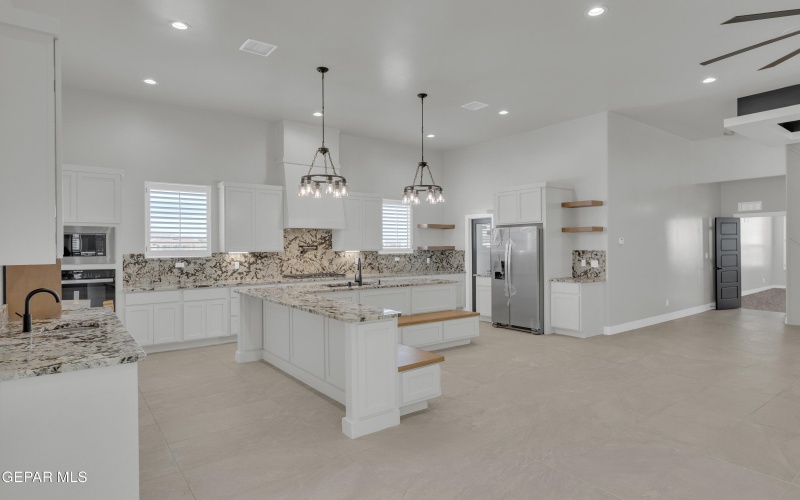 15031 HINOJOS Avenue, El Paso, TX 79938, 4 Habitaciones Habitaciones , ,3 BañosBaños,Residential,En Venta,15031 HINOJOS Avenue,0,939012