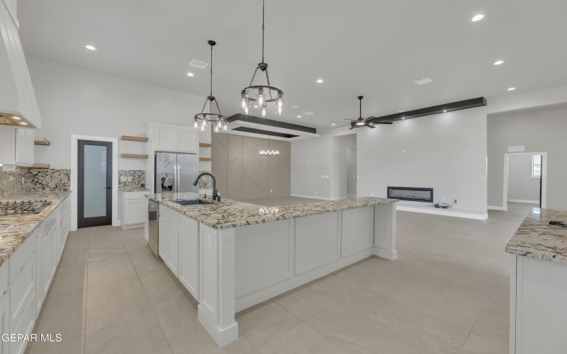 15031 HINOJOS Avenue, El Paso, TX 79938, 4 Habitaciones Habitaciones , ,3 BañosBaños,Residential,En Venta,15031 HINOJOS Avenue,0,939012