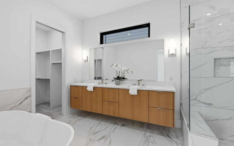 8806 Diceman Drive, Dallas, TX 75218, 5 Habitaciones Habitaciones , ,5 BañosBaños,Residential,En Venta,8806 Diceman Drive,0,21181400