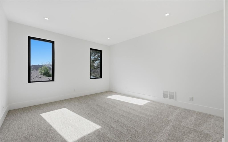 8806 Diceman Drive, Dallas, TX 75218, 5 Habitaciones Habitaciones , ,5 BañosBaños,Residential,En Venta,8806 Diceman Drive,0,21181400