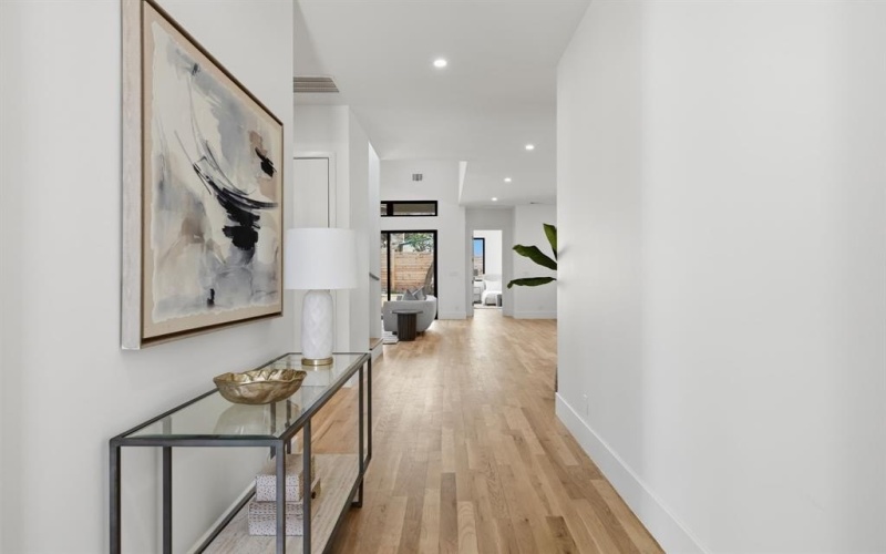 8806 Diceman Drive, Dallas, TX 75218, 5 Habitaciones Habitaciones , ,5 BañosBaños,Residential,En Venta,8806 Diceman Drive,0,21181400