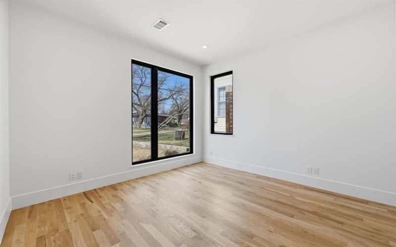 8806 Diceman Drive, Dallas, TX 75218, 5 Habitaciones Habitaciones , ,5 BañosBaños,Residential,En Venta,8806 Diceman Drive,0,21181400