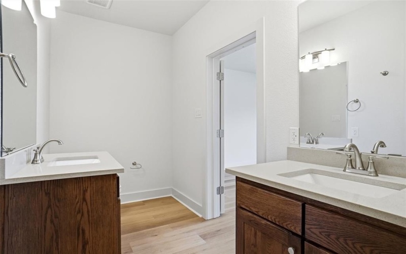 307 Railroad Avenue, Sanger, TX 76266, 3 Habitaciones Habitaciones , ,2 BañosBaños,Residential,En Venta,307 Railroad Avenue,0,21183791