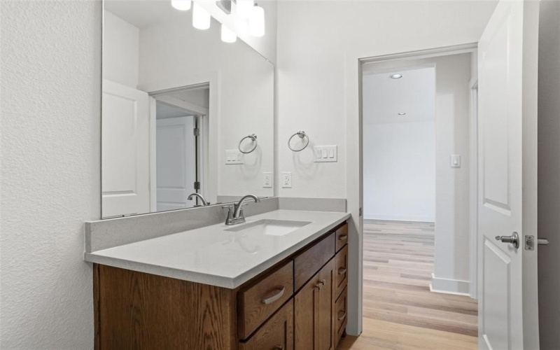 307 Railroad Avenue, Sanger, TX 76266, 3 Habitaciones Habitaciones , ,2 BañosBaños,Residential,En Venta,307 Railroad Avenue,0,21183791