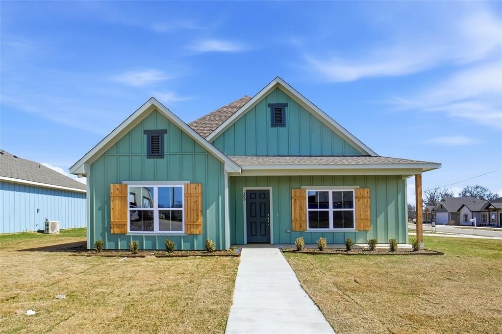 309 Railroad Avenue, Sanger, TX 76266, 3 Bedrooms Bedrooms, ,2 BathroomsBathrooms,Residential,For Sale,309 Railroad Avenue,0,21183806