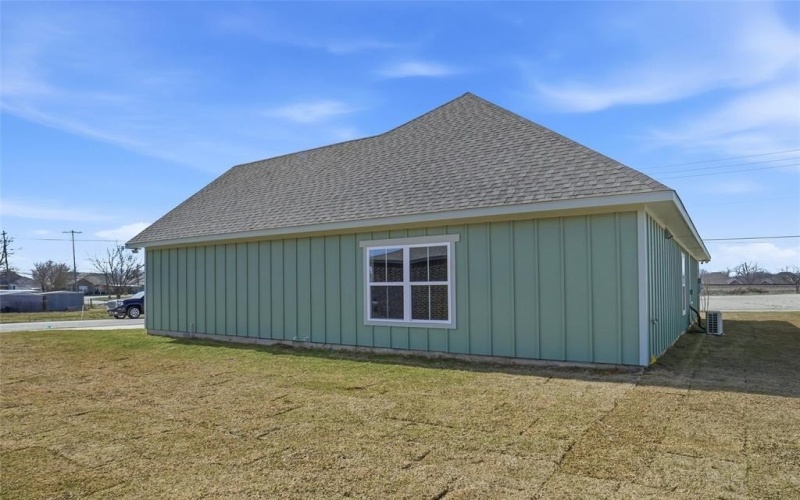 309 Railroad Avenue, Sanger, TX 76266, 3 Bedrooms Bedrooms, ,2 BathroomsBathrooms,Residential,For Sale,309 Railroad Avenue,0,21183806