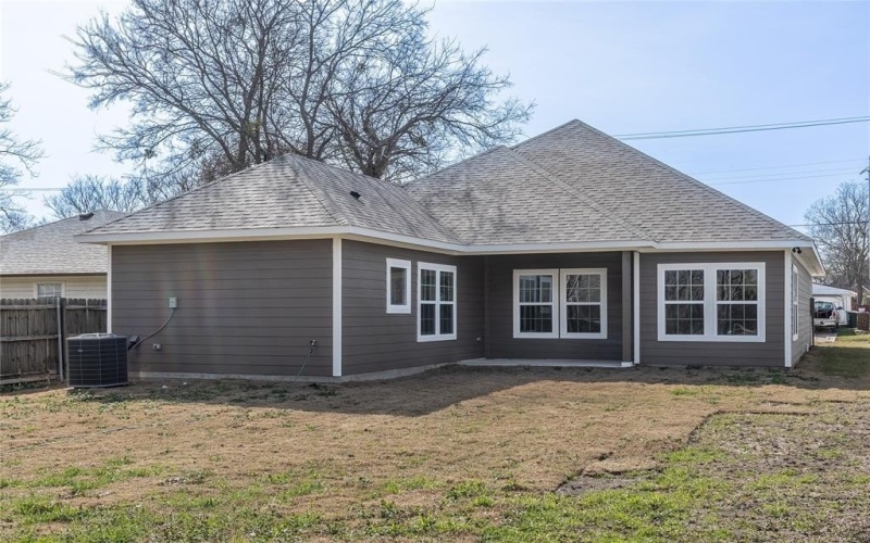 1219 S Montgomery Street, Sherman, TX 75090, 3 Habitaciones Habitaciones , ,2 BañosBaños,Residential,En Venta,1219 S Montgomery Street,0,21184755