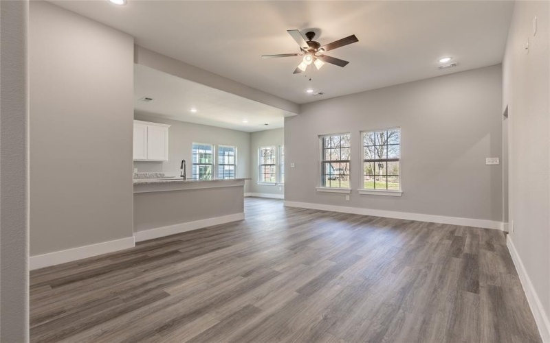 1219 S Montgomery Street, Sherman, TX 75090, 3 Habitaciones Habitaciones , ,2 BañosBaños,Residential,En Venta,1219 S Montgomery Street,0,21184755