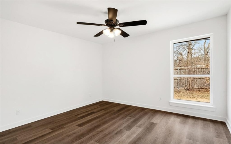 2725 Briarwood, Paris, TX 75460, 3 Bedrooms Bedrooms, ,2 BathroomsBathrooms,Residential,For Sale,2725 Briarwood,0,21185909