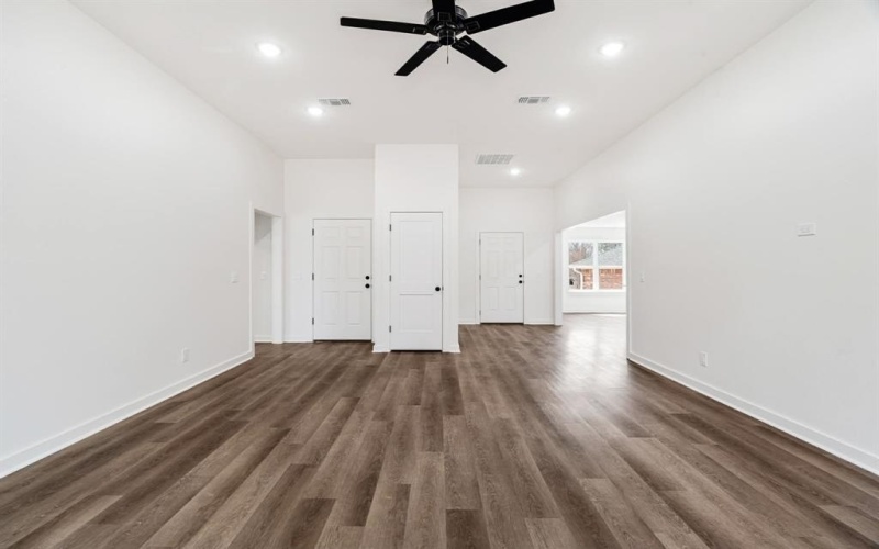 2725 Briarwood, Paris, TX 75460, 3 Bedrooms Bedrooms, ,2 BathroomsBathrooms,Residential,For Sale,2725 Briarwood,0,21185909