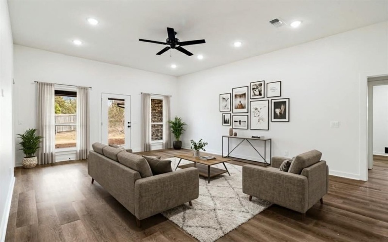 2725 Briarwood, Paris, TX 75460, 3 Bedrooms Bedrooms, ,2 BathroomsBathrooms,Residential,For Sale,2725 Briarwood,0,21185909