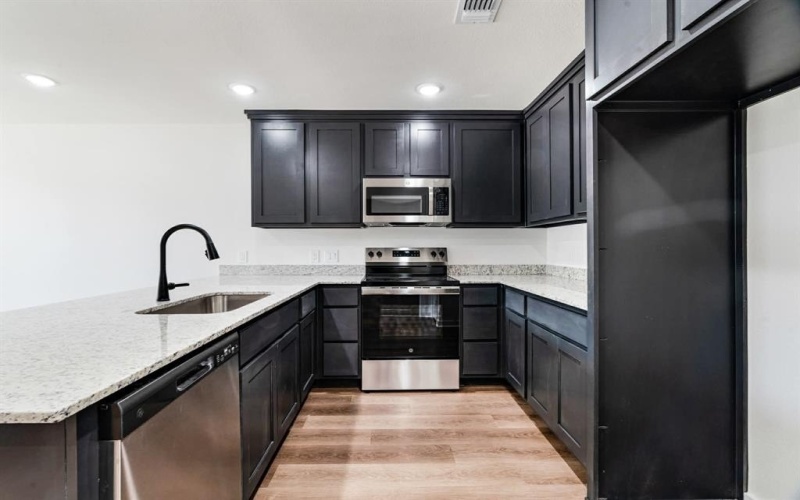 2725 Briarwood, Paris, TX 75460, 3 Bedrooms Bedrooms, ,2 BathroomsBathrooms,Residential,For Sale,2725 Briarwood,0,21185909