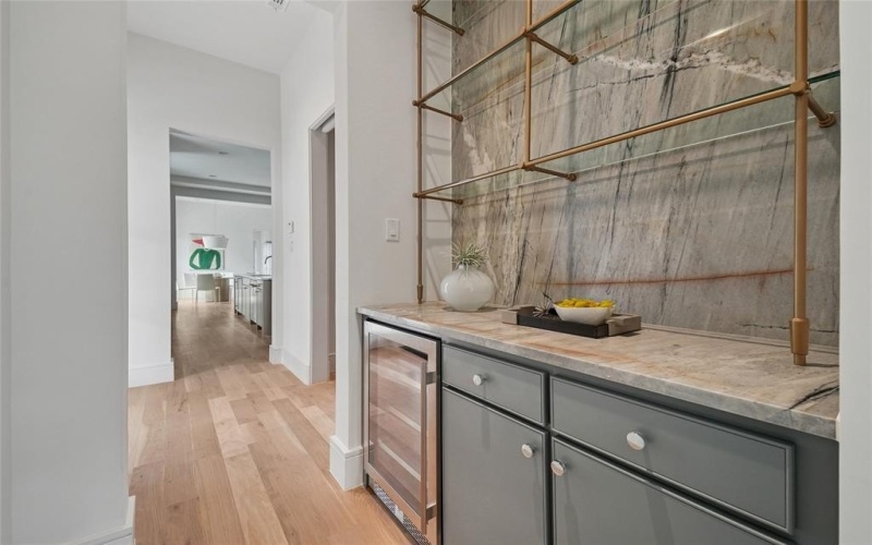 6929 Robin Road, Dallas, TX 75209, 5 Habitaciones Habitaciones , ,6 BañosBaños,Residential,En Venta,6929 Robin Road,0,21187043