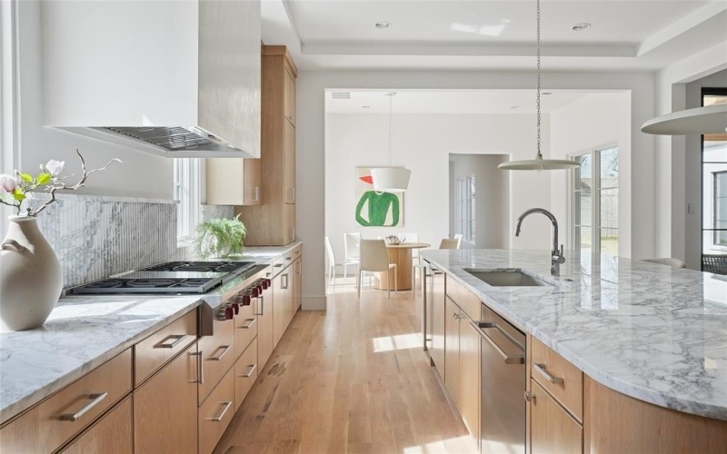 6929 Robin Road, Dallas, TX 75209, 5 Habitaciones Habitaciones , ,6 BañosBaños,Residential,En Venta,6929 Robin Road,0,21187043