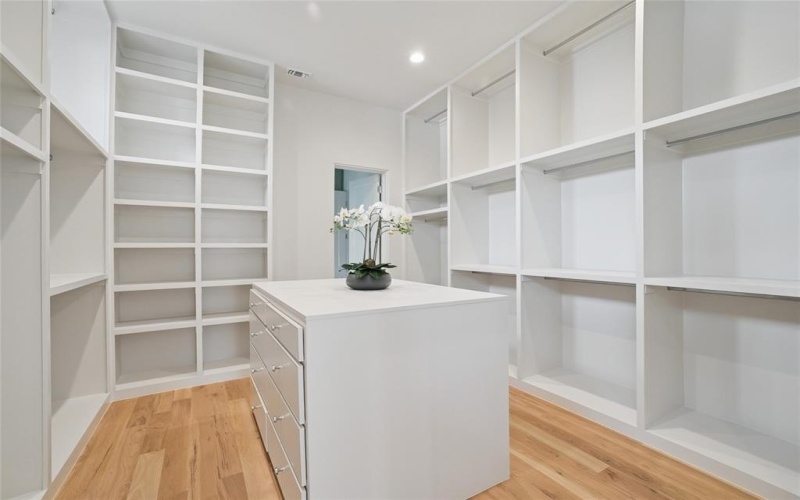 6929 Robin Road, Dallas, TX 75209, 5 Habitaciones Habitaciones , ,6 BañosBaños,Residential,En Venta,6929 Robin Road,0,21187043