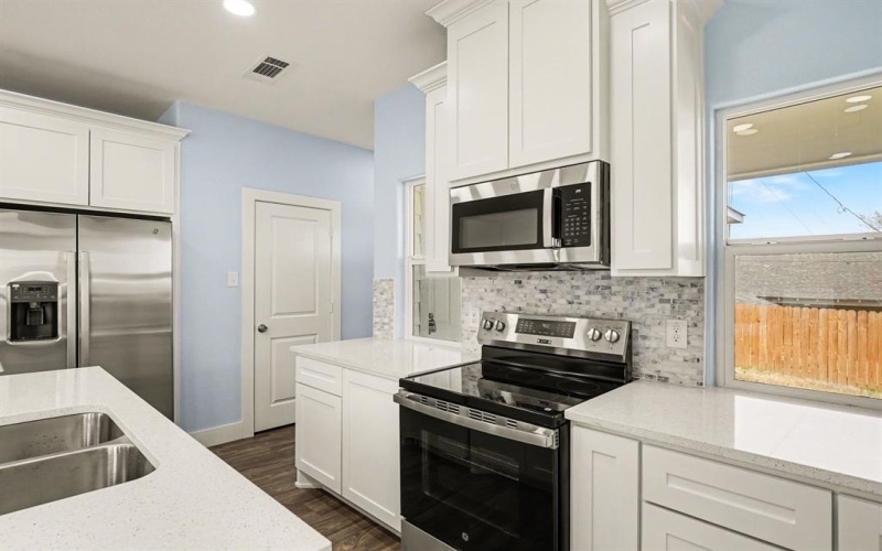 1317 E Tucker Street, Fort Worth, TX 76104, 4 Habitaciones Habitaciones , ,2 BañosBaños,Residential,En Venta,1317 E Tucker Street,0,21187073