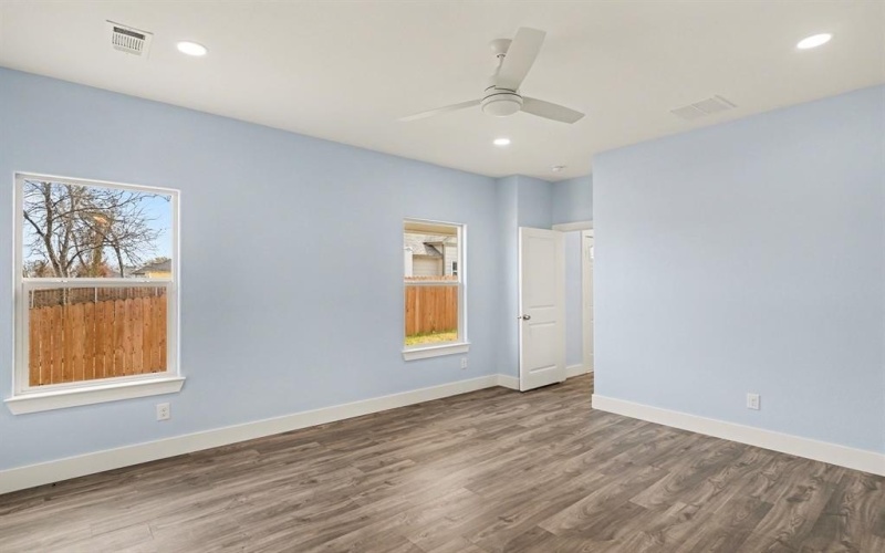 1317 E Tucker Street, Fort Worth, TX 76104, 4 Habitaciones Habitaciones , ,2 BañosBaños,Residential,En Venta,1317 E Tucker Street,0,21187073