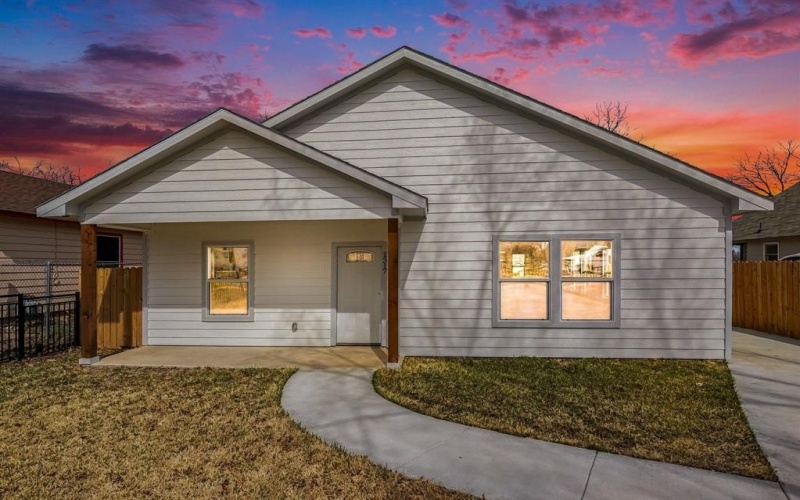 1317 E Tucker Street, Fort Worth, TX 76104, 4 Habitaciones Habitaciones , ,2 BañosBaños,Residential,En Venta,1317 E Tucker Street,0,21187073