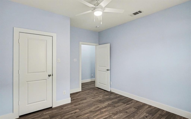 1317 E Tucker Street, Fort Worth, TX 76104, 4 Habitaciones Habitaciones , ,2 BañosBaños,Residential,En Venta,1317 E Tucker Street,0,21187073